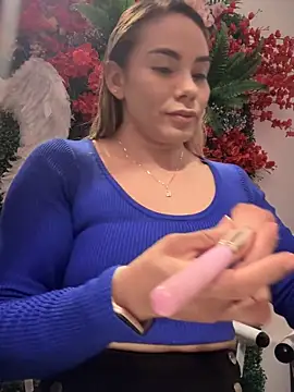 Snapshot of Sara_Gomez chatting on 10-14-25, 01:39 Sara Gomez online show from 10-14-25, 01:39