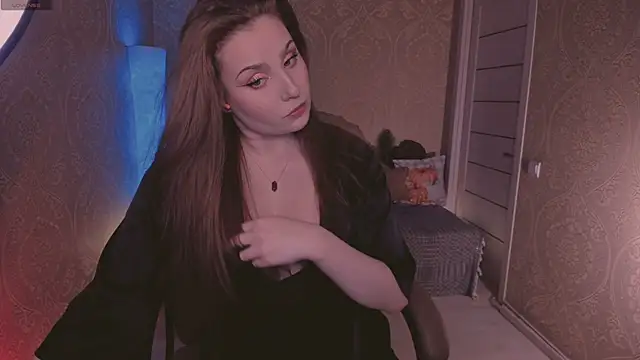 Snapshot of Eesmaaarrr chatting on 10-13-25, 11:05 Eesmaaarrr online show from 10-13-25, 11:05