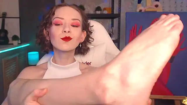 Snapshot of FascinatingEyess chatting on 02-16-26, 11:06 FascinatingEyess online show from 02-16-26, 11:06