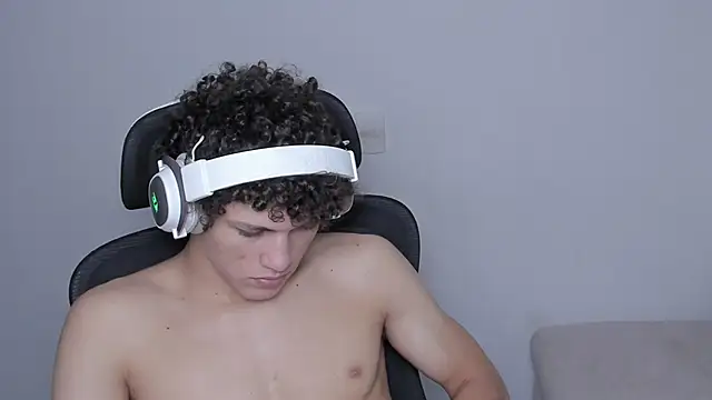 Snapshot of laurent_nova chatting on 10-11-25, 07:07 laurent nova online show from 10-11-25, 07:07