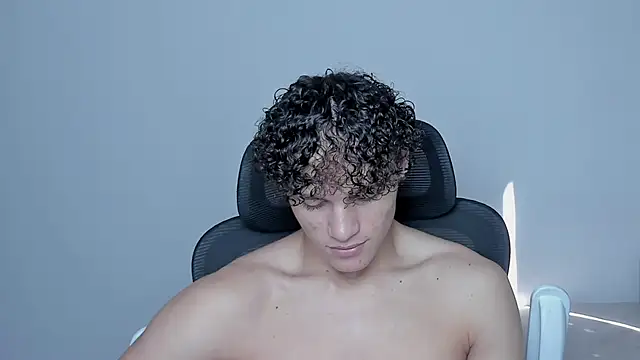 Snapshot of laurent_nova chatting on 10-27-25, 06:12 laurent nova online show from 10-27-25, 06:12