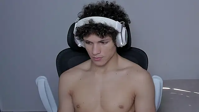 Snapshot of laurent_nova chatting on 11-06-25, 05:47 laurent nova online show from 11-06-25, 05:47