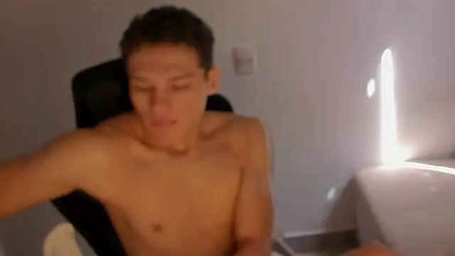 Snapshot of laurent_nova chatting on 02-14-26, 06:48 laurent nova online show from 02-14-26, 06:48