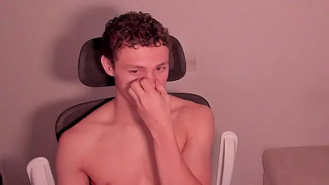 Snapshot of laurent_nova chatting on 03-04-26, 06:52 laurent nova online show from 03-04-26, 06:52