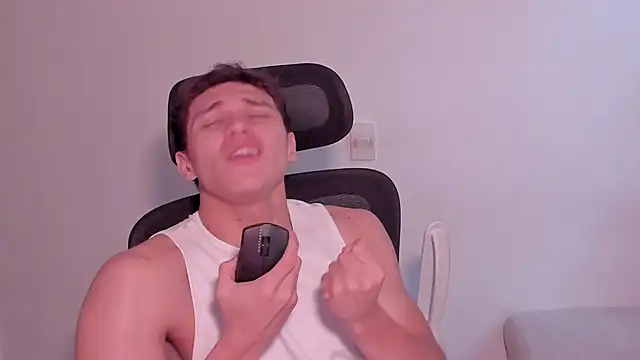 Snapshot of laurent_nova chatting on 03-16-26, 07:40 laurent nova online show from 03-16-26, 07:40