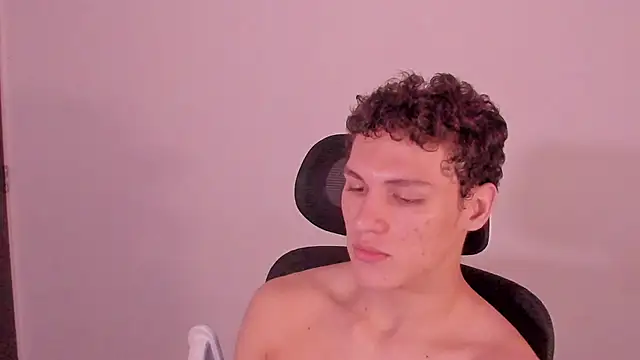 Snapshot of laurent_nova chatting on 03-24-26, 06:40 laurent nova online show from 03-24-26, 06:40