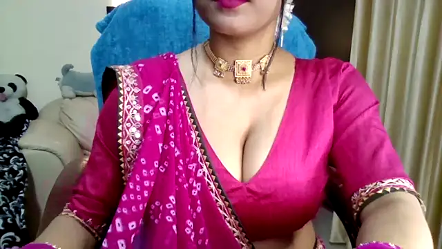 Queenhimanshi online show from 02-25-26, 04:05