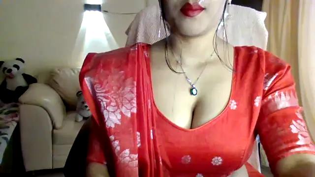 Queenhimanshi online show from 04-04-26, 04:44