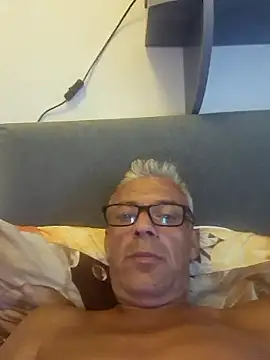 Picolo4111 online show from 09-08-25, 02:27