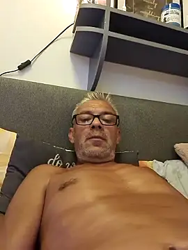 Picolo4111 online show from 09-12-25, 04:01