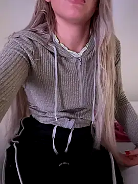 Holly-Glamour online show from 12-14-25, 01:33