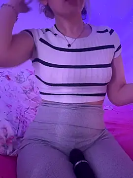 Holly-Glamour online show from 12-17-25, 03:01