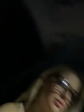 Holly-Glamour online show from 03-17-26, 09:40