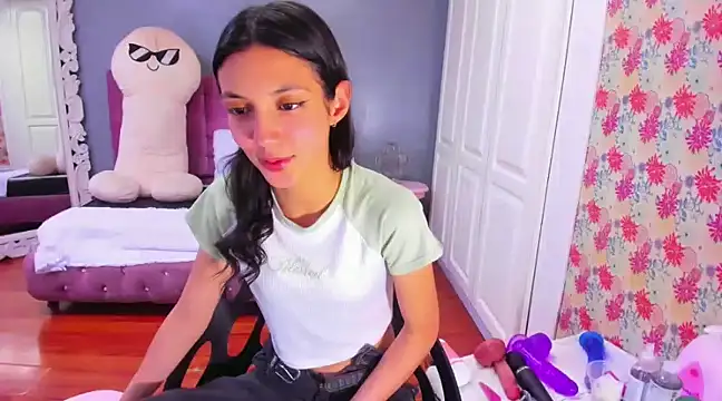 Iris Stone  online show from 01-25-25, 08:10