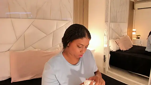 Snapshot of belacampbell chatting on 06-30-26, 05:19 belacampbell online show from 06-30-26, 05:19