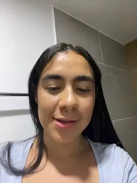 Snapshot of xanna_sweet chatting on 01-06-25, 01:31 xanna sweet online show from 01-06-25, 01:31