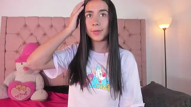 Snapshot of xanna_sweet chatting on 02-15-25, 04:56 xanna sweet online show from 02-15-25, 04:56