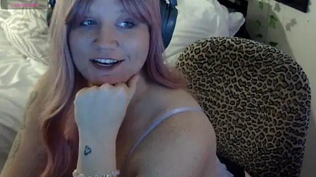 Snapshot of ziggyspice chatting on 03-27-26, 01:55 ziggyspice online show from 03-27-26, 01:55