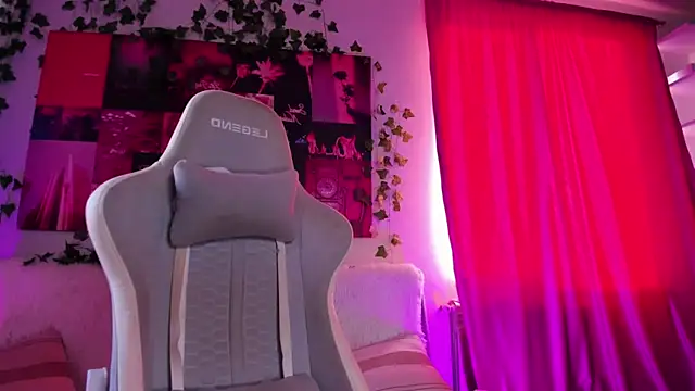 Kate Burleskk online show from 10-07-25, 04:20