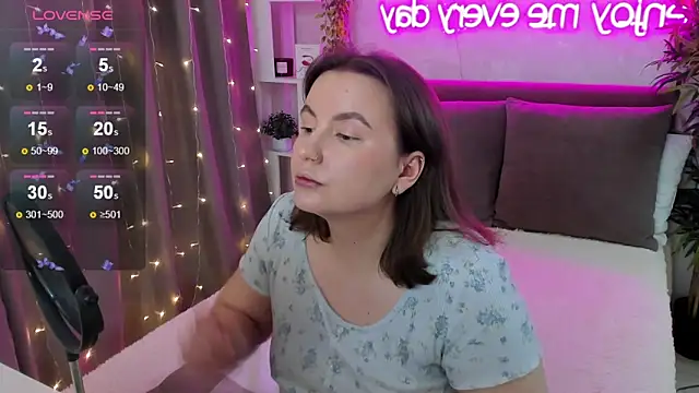 FeralPeach online show from 11-21-25, 05:06