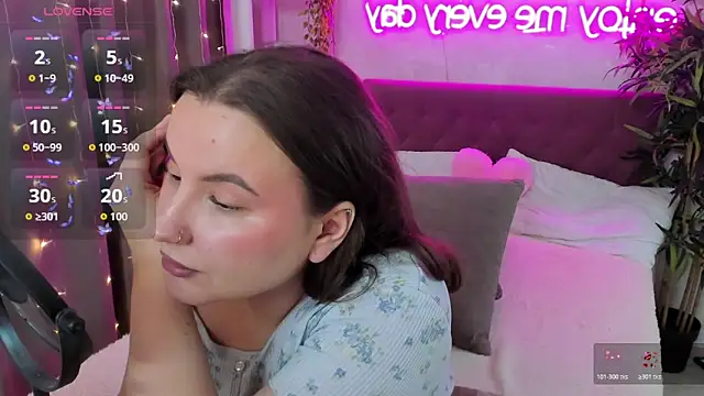 FeralPeach online show from 03-08-26, 05:11