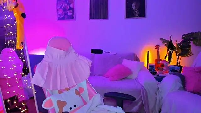 Alyssa Smitt online show from 10-21-25, 06:52