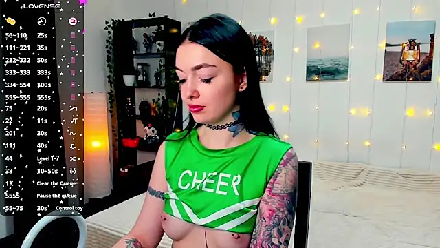 Snapshot of Magic_Allie chatting on 12-02-24, 10:56 Magic Allie online show from 12-02-24, 10:56