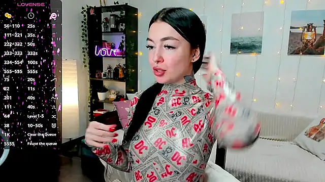 Snapshot of Magic_Allie chatting on 02-17-25, 08:15 Magic Allie online show from 02-17-25, 08:15