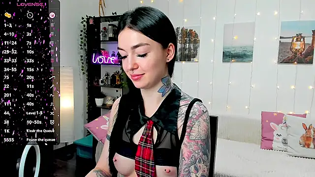 Snapshot of Magic_Allie chatting on 03-07-25, 11:05 Magic Allie online show from 03-07-25, 11:05