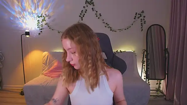 Eva Davi online show from 10-12-25, 01:48