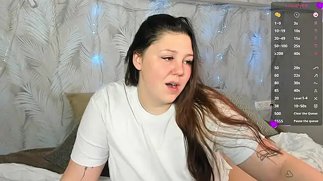 Snapshot of Ruth_Oliver chatting on 12-28-24, 08:26 Ruth Oliver online show from 12-28-24, 08:26