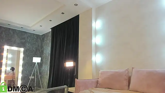 Snapshot of Ruth_Oliver chatting on 10-19-25, 12:44 Ruth Oliver online show from 10-19-25, 12:44