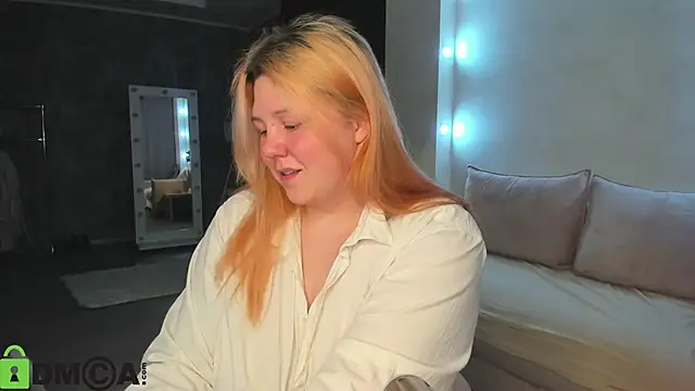 Snapshot of Ruth_Oliver chatting on 11-04-25, 09:19 Ruth Oliver online show from 11-04-25, 09:19