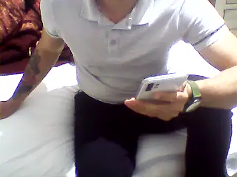 Snapshot of Terry_Bogardd chatting on 03-12-25, 03:35 Terry Bogardd online show from 03-12-25, 03:35