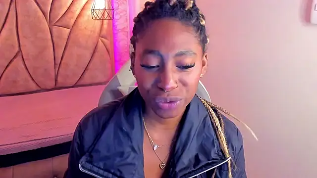 Queen perla  online show from 01-08-25, 04:00