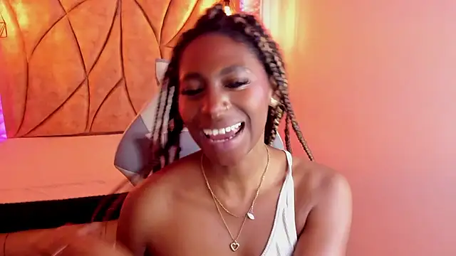 Queen perla  online show from 01-12-25, 05:54