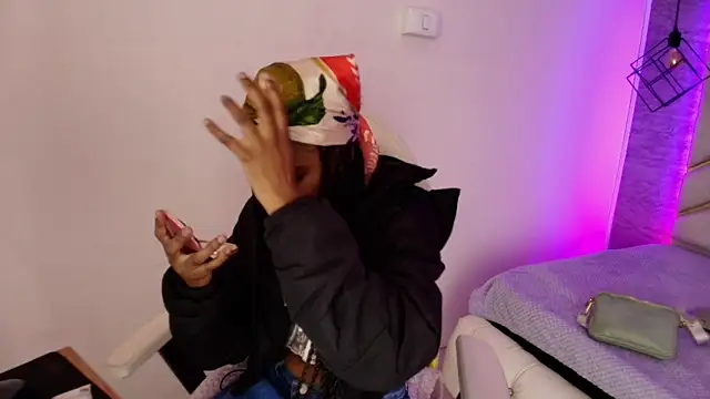 Queen perla  online show from 11-17-25, 11:38