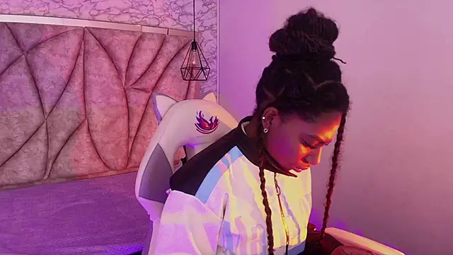 Queen perla  online show from 11-21-25, 12:26