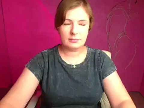 Snapshot of Lissmilf chatting on 10-13-25, 11:43 Lissmilf online show from 10-13-25, 11:43