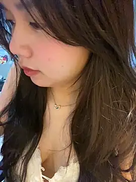 Hotellinh12 online show from 11-04-25, 03:00