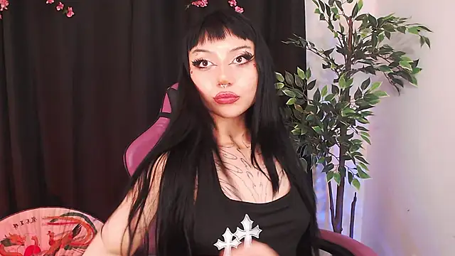 Snapshot of catipetite chatting on 04-03-26, 02:42 catipetite online show from 04-03-26, 02:42