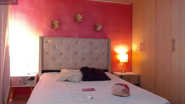 Kim and Mia online show from 12-02-25, 05:52