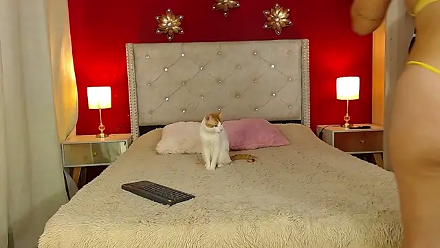 Snapshot of Kim_and_Mia chatting on 03-20-26, 03:50 Kim and Mia online show from 03-20-26, 03:50