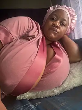 Snapshot of Chubbykarisma27 chatting on 02-23-26, 01:41 Chubbykarisma27 online show from 02-23-26, 01:41