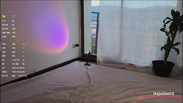 mssjulia online show from 09-10-25, 10:54