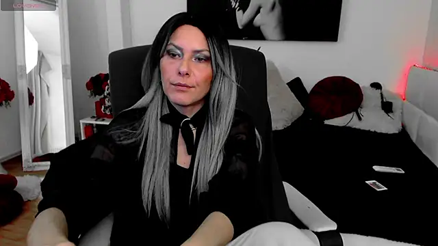 EvelynQueenn online show from 12-18-24, 04:53