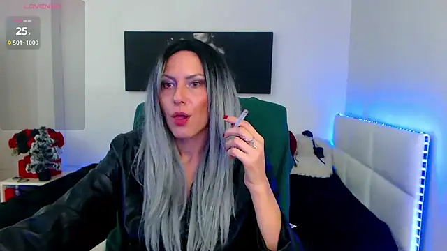 EvelynQueenn online show from 12-18-24, 12:07