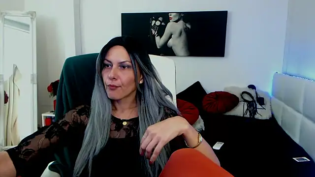 EvelynQueenn online show from 12-20-24, 11:21