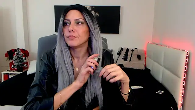 EvelynQueenn online show from 12-23-24, 06:11