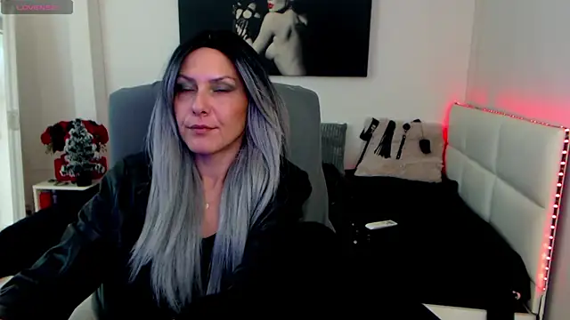 EvelynQueenn online show from 12-23-24, 12:19